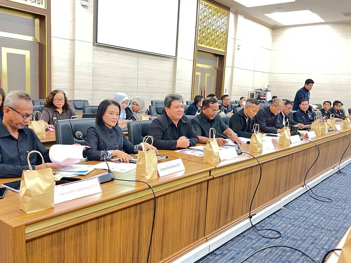 title - ผู้ตรวจราชการ ส.ป.ก. ร่วมประชุมตรวจติดตามความก้าวหน้าผลการดำเนินงานตามแผนการตรวจราชการ ของผู้ตรวจราชการกระทรวงเกษตรและสหกรณ์ ประจำปีงบประมาณ พ.ศ. 2569 รอบที่ 1 เขตตรวจราชการที่ 7 จังหวัดนราธิวาส